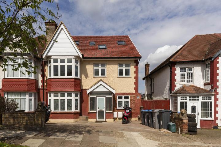 Stunning Newly Renovated Apartment Park Chase, Wembley